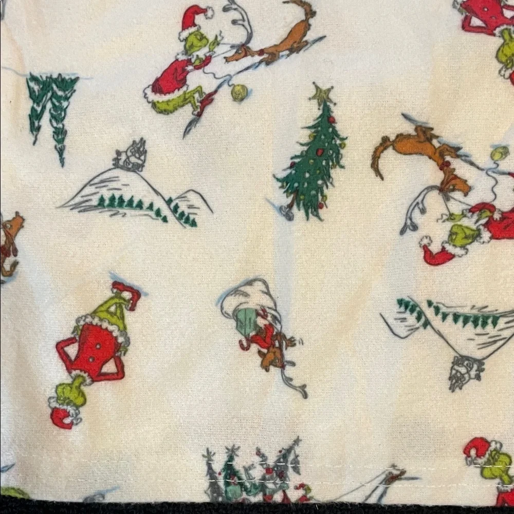 Festive Cream Pajama Set with Grinch print nwot